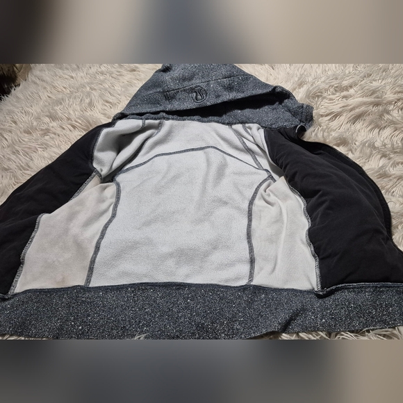 Lululemon Scuba Hoodie - Picture 4 of 4
